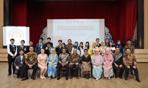 SIS Graduation Ceremony Celebrates Indonesian Identity Abroad
